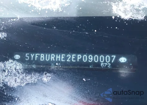 2014 Toyota Corolla Le Plus z USA, uszkodzony, nr VIN 5YFBURHE2EP090007